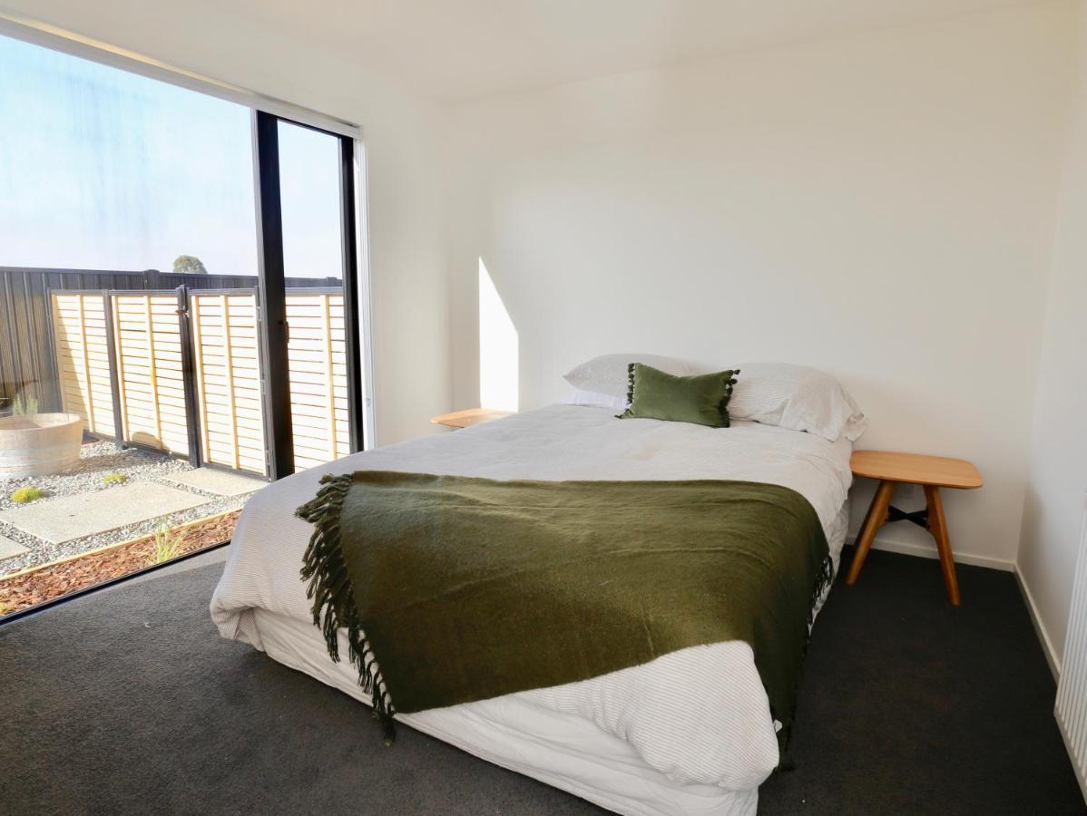 Lake House - Te Anau Holiday Home Extérieur photo