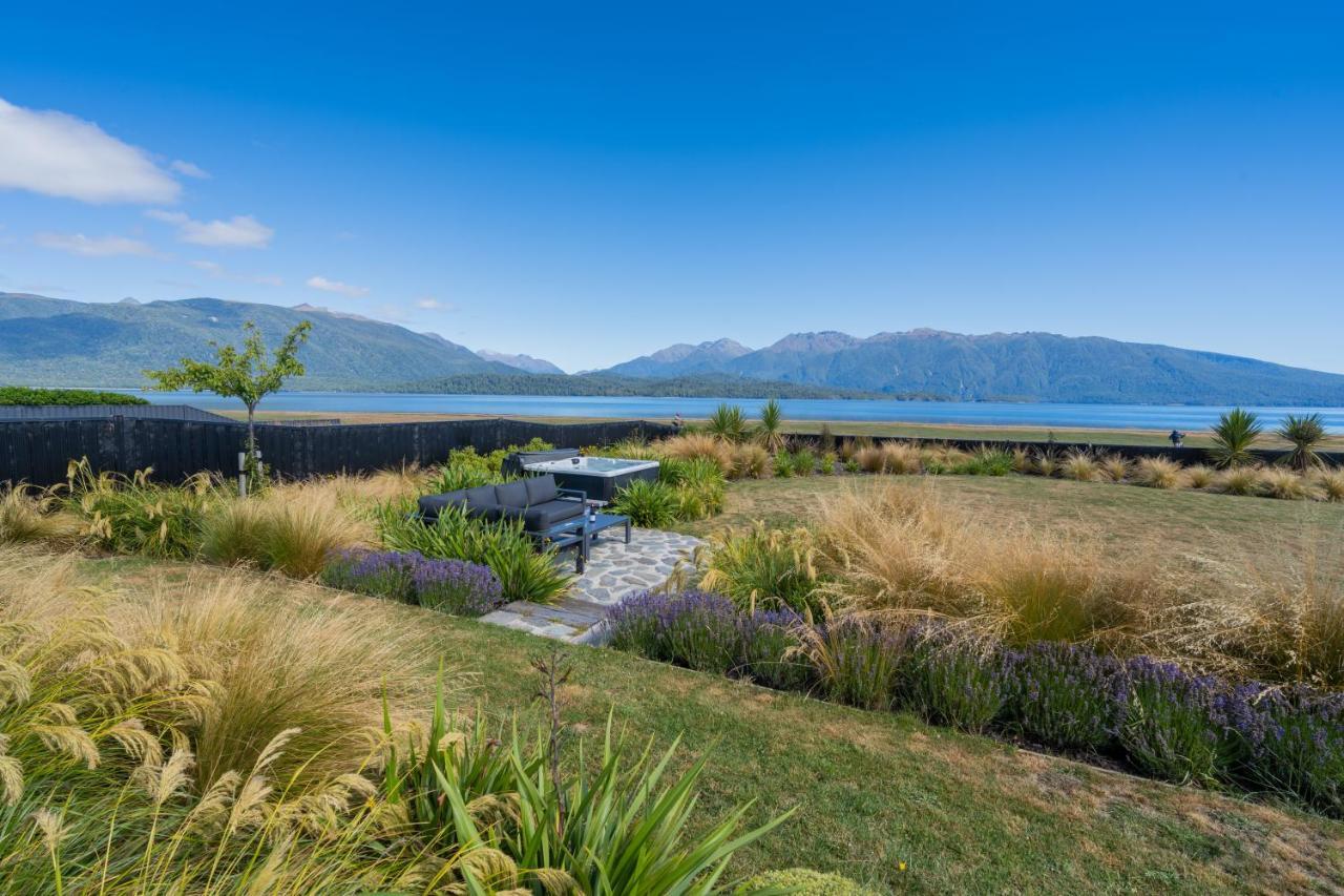 Lake House - Te Anau Holiday Home Extérieur photo