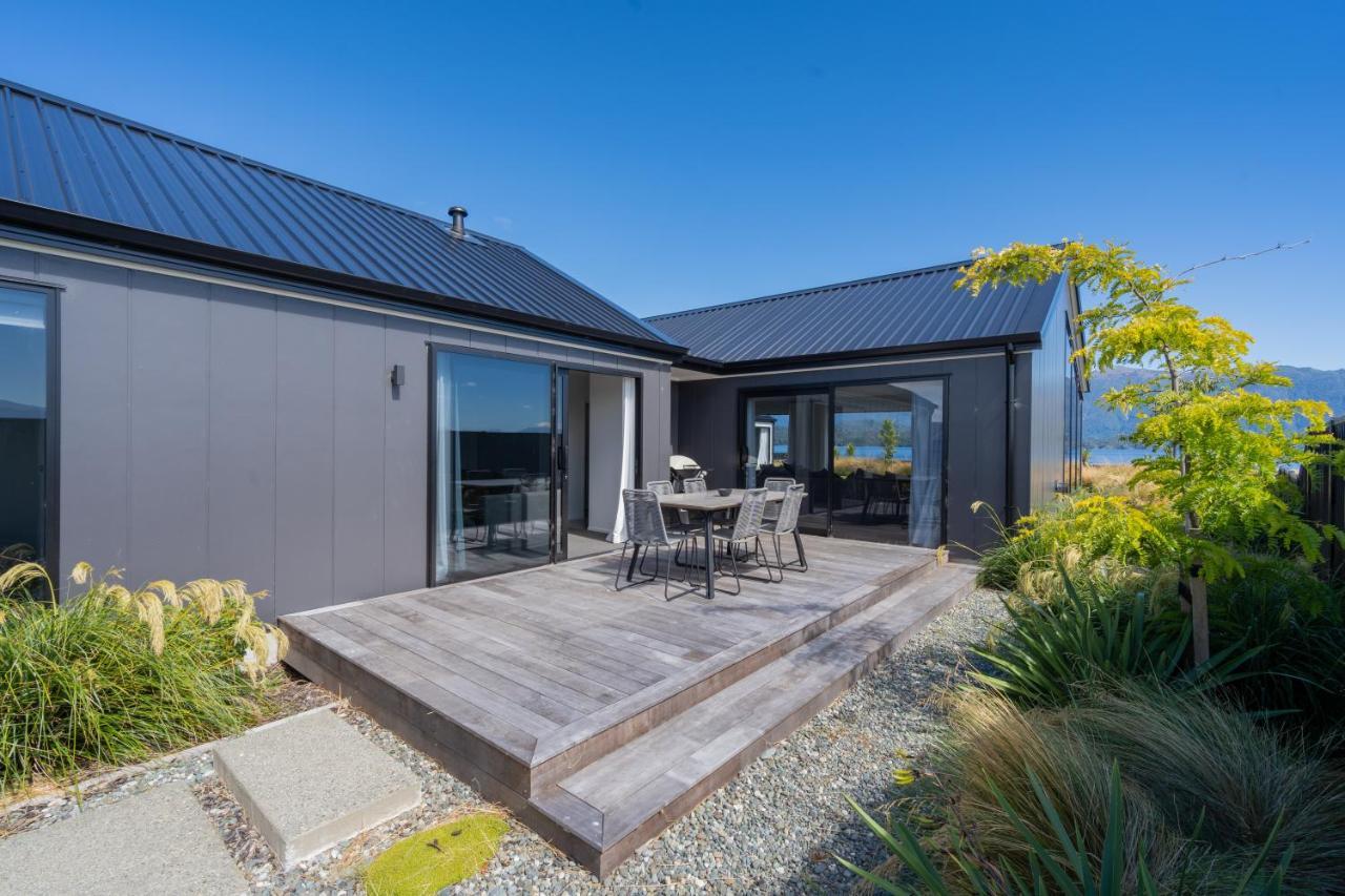 Lake House - Te Anau Holiday Home Extérieur photo