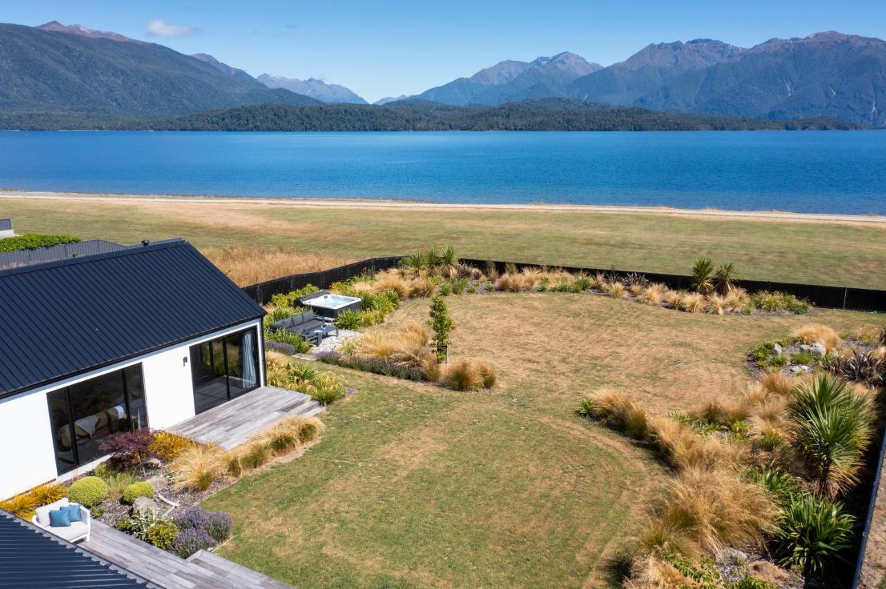 Lake House - Te Anau Holiday Home Extérieur photo